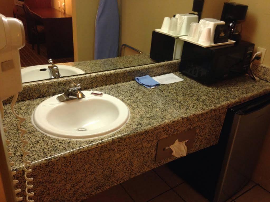 Americas Best Value Inn Arkadelphia Buitenkant foto